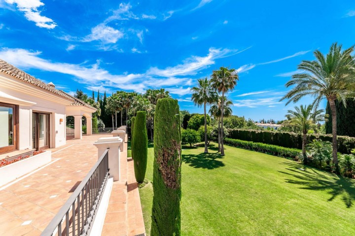 9 Bedroom Villa in Sierra Blanca