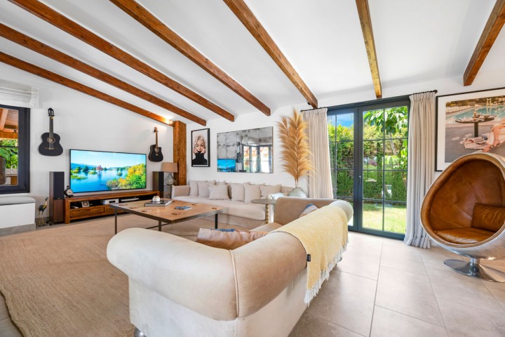 8 Bedroom Villa in Guadalmina Alta