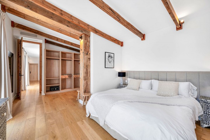 8 Bedroom Villa in Guadalmina Alta