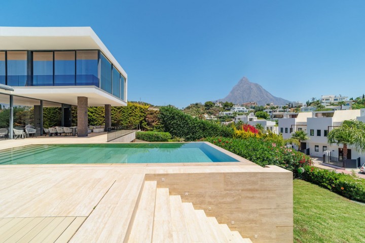 5 Bedroom Villa in Nueva Andalucía