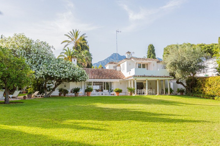 7 Bedroom Villa in The Golden Mile