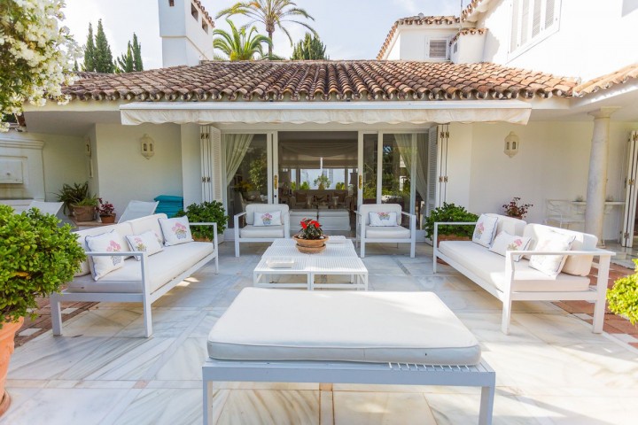 7 Bedroom Villa in The Golden Mile