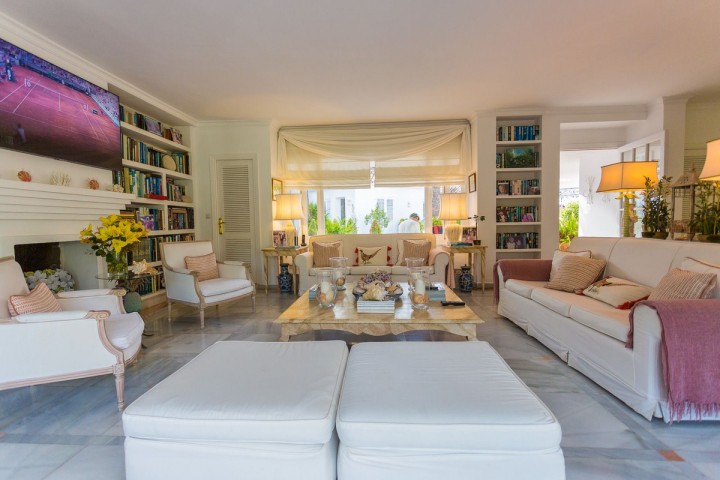 7 Bedroom Villa in The Golden Mile