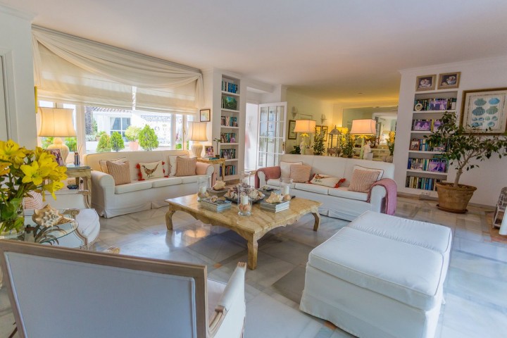 7 Bedroom Villa in The Golden Mile