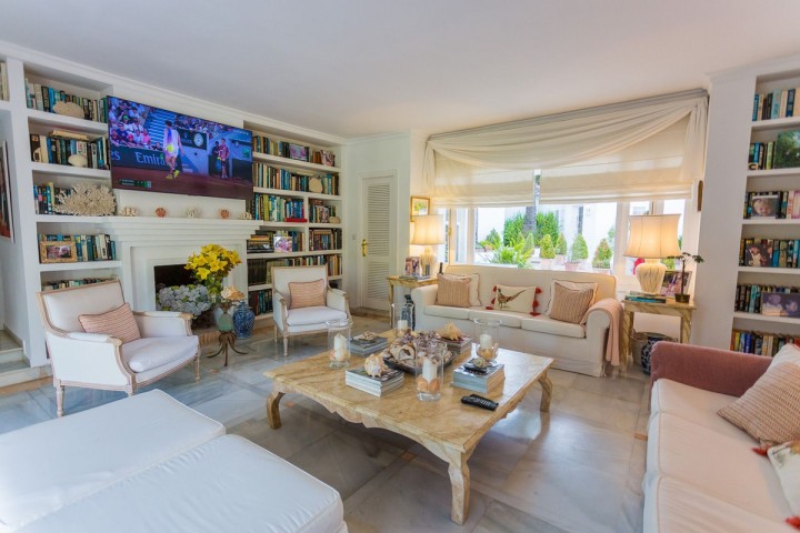 7 Bedroom Villa in The Golden Mile