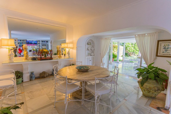 7 Bedroom Villa in The Golden Mile