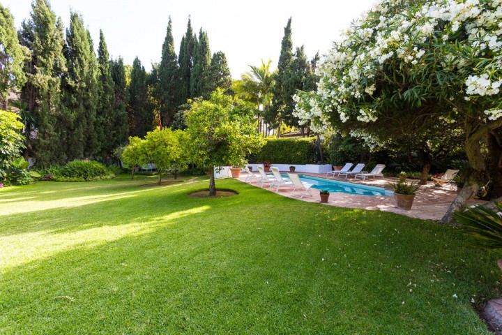 7 Bedroom Villa in The Golden Mile