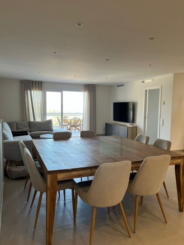 4 Schlafzimmer Apartment in Nueva Andalucía
