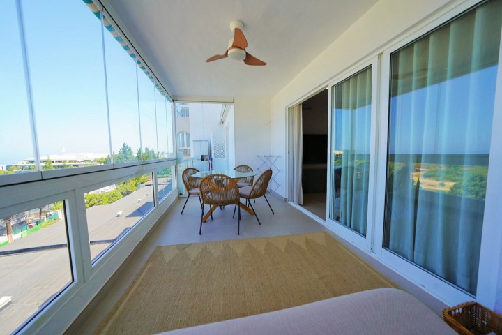 Apartamento con 4 Dormitorios en Nueva Andalucía