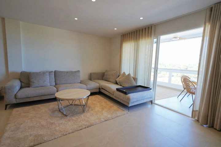 Apartamento con 4 Dormitorios en Nueva Andalucía