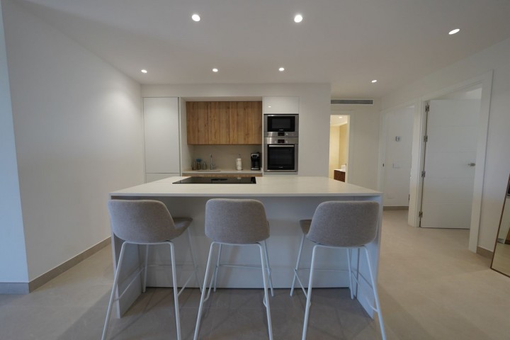 Apartamento con 4 Dormitorios en Nueva Andalucía