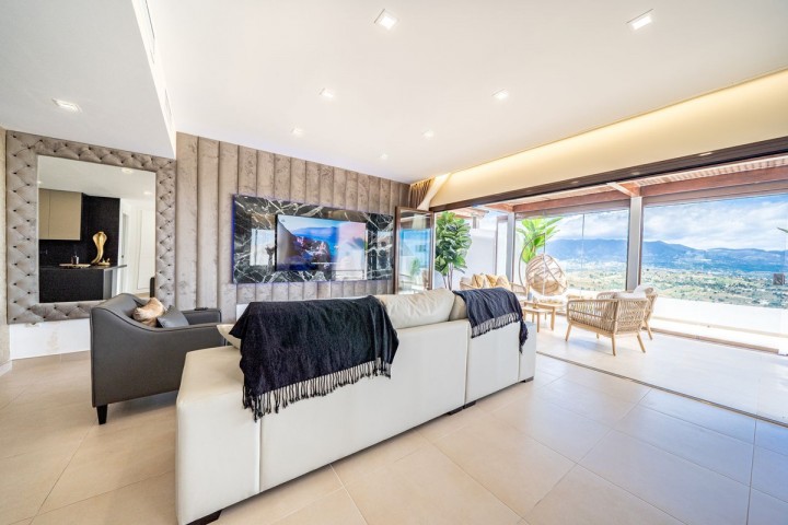 3 Bedroom Apartment in Calanova Golf