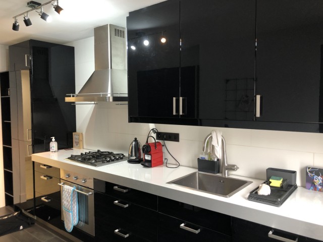 Apartamento con 3 Dormitorios  en San Pedro de Alcántara