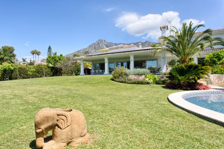 8 Bedroom Villa in Nagüeles