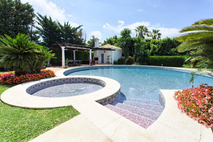 8 Bedroom Villa in Nagüeles