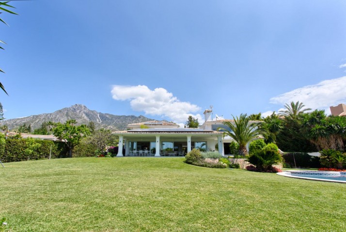 8 Bedroom Villa in Nagüeles