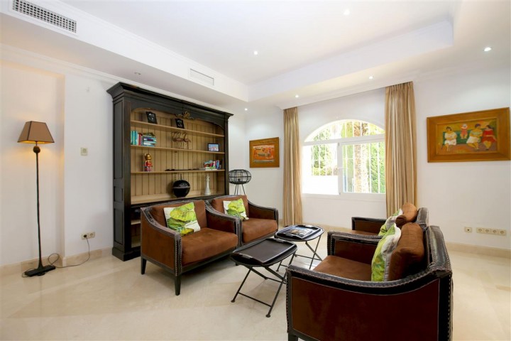 5 Sovrums Villa i Estepona
