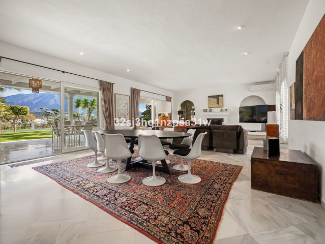 5 Bedroom Villa in Nueva Andalucía