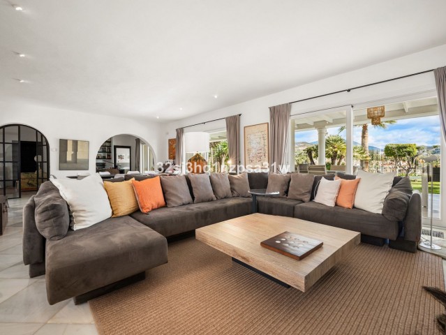 5 Bedroom Villa in Nueva Andalucía