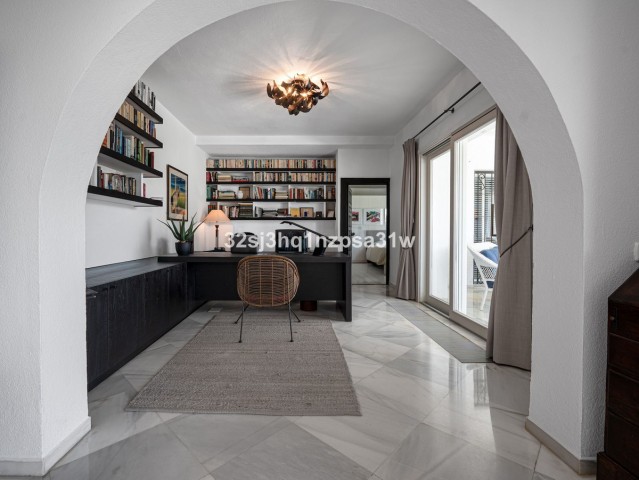 5 Bedroom Villa in Nueva Andalucía
