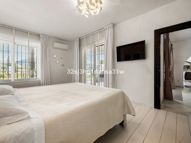 5 Bedroom Villa in Nueva Andalucía