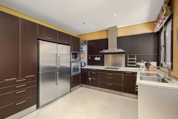 Apartamento con 2 Dormitorios en Puerto Banús