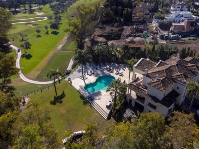 6 Bedroom Villa in Nueva Andalucía
