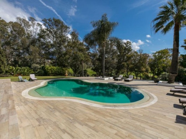 6 Bedroom Villa in Nueva Andalucía