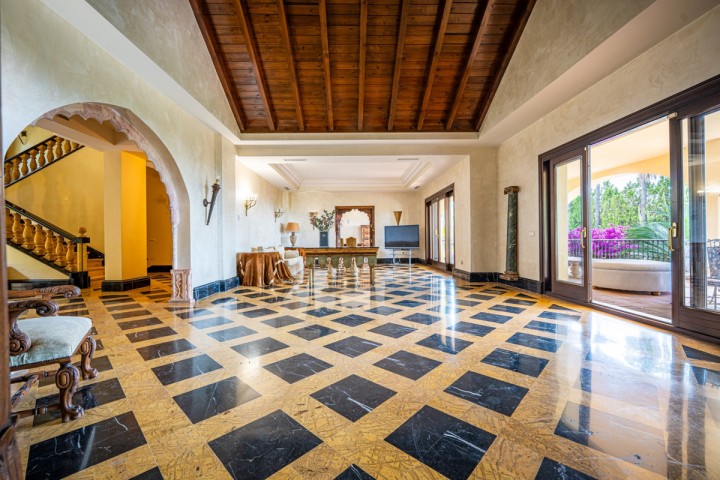6 Bedroom Villa in Sierra Blanca