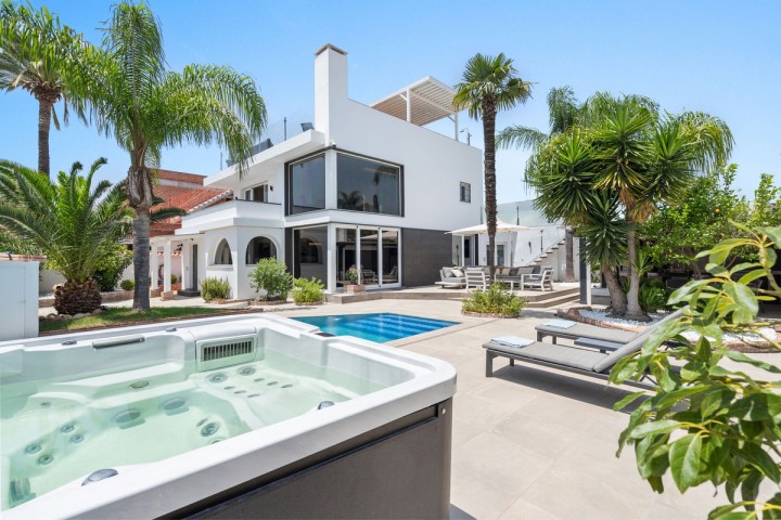 5 Bedroom Villa in Nueva Andalucía