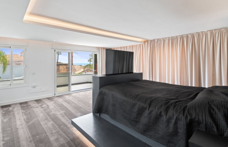 5 Bedroom Villa in Nueva Andalucía