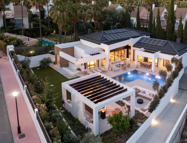 4 Bedroom Villa in Nueva Andalucía