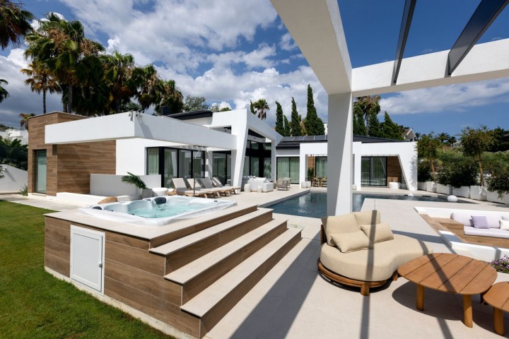 4 Bedroom Villa in Nueva Andalucía