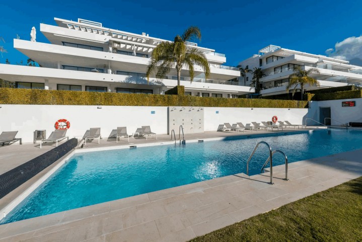 Apartamento con 3 Dormitorios en Estepona