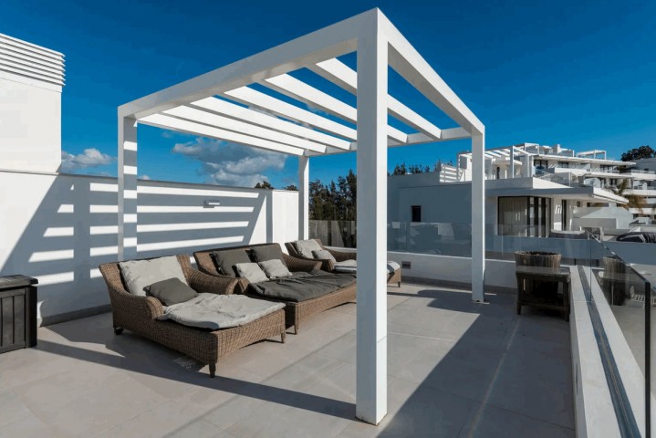 Apartamento con 3 Dormitorios en Estepona