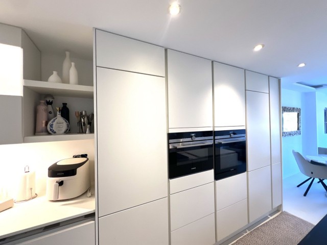 Apartamento con 3 Dormitorios  en Nueva Andalucía