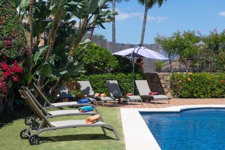 Villa con 5 Dormitorios  en El Paraiso