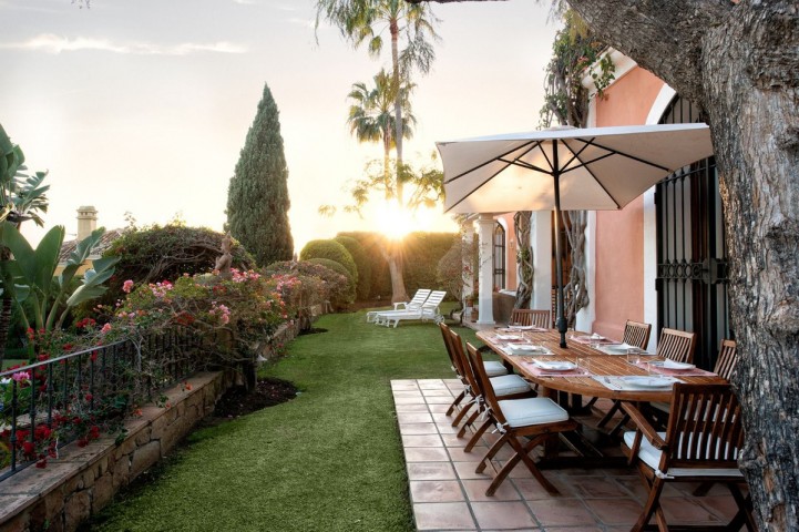 Villa con 5 Dormitorios  en El Paraiso
