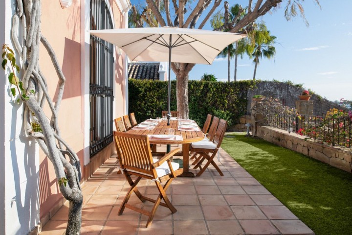 5 Slaapkamer Villa in El Paraiso