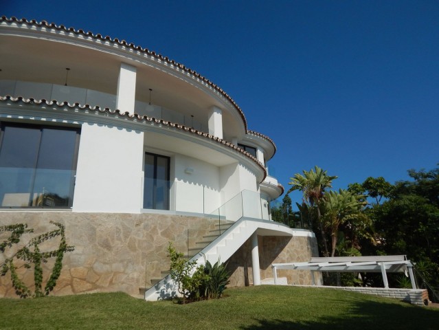 5 Slaapkamer Villa in El Rosario