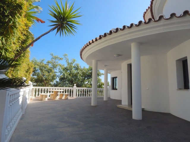 5 Slaapkamer Villa in El Rosario