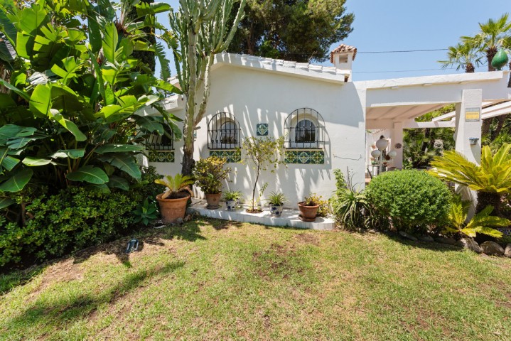 4 Bedroom Villa in Nueva Andalucía
