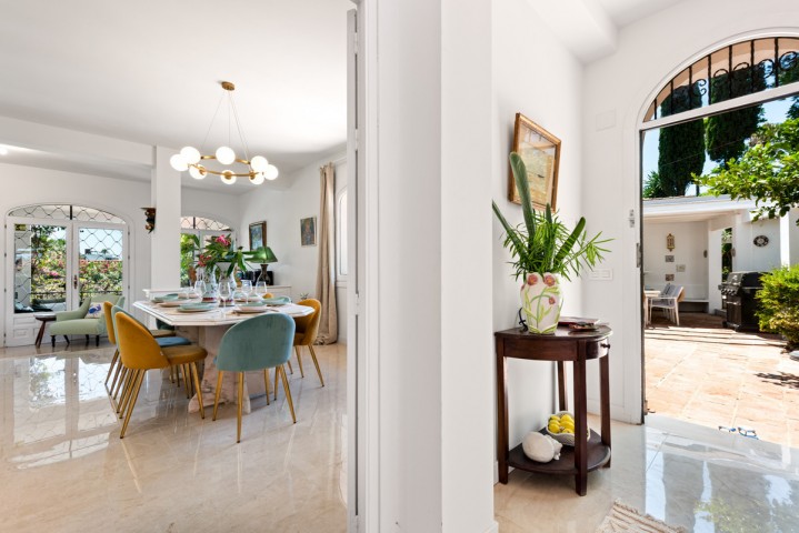 4 Bedroom Villa in Nueva Andalucía