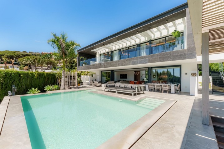 4 Bedroom Villa in Nueva Andalucía