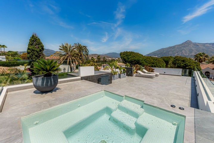 4 Bedroom Villa in Nueva Andalucía
