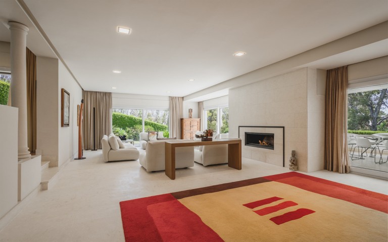 7 Bedroom Villa in Nueva Andalucía