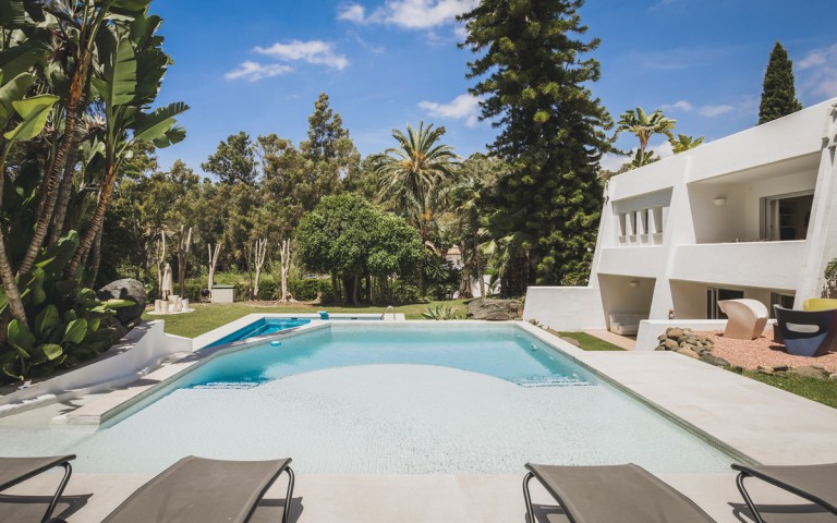 7 Bedroom Villa in Nueva Andalucía