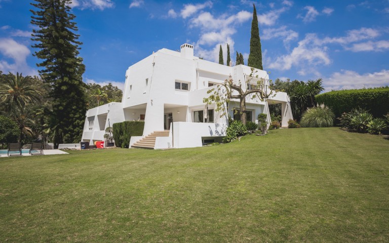 7 Bedroom Villa in Nueva Andalucía