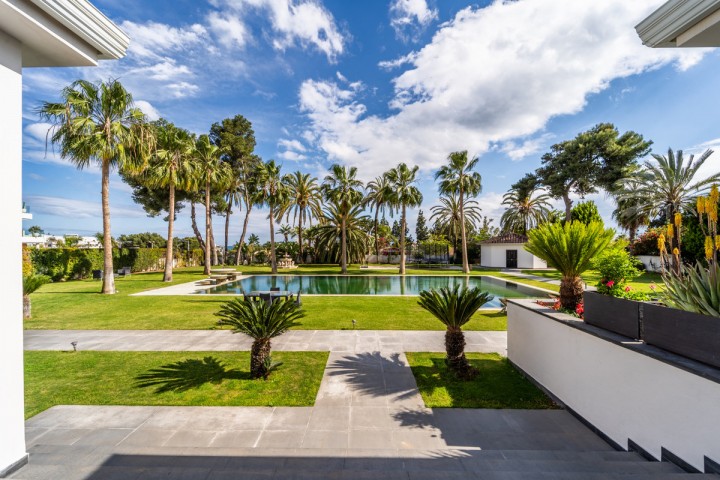 7 Bedroom Villa in The Golden Mile
