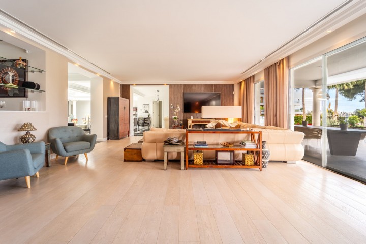 7 Bedroom Villa in The Golden Mile